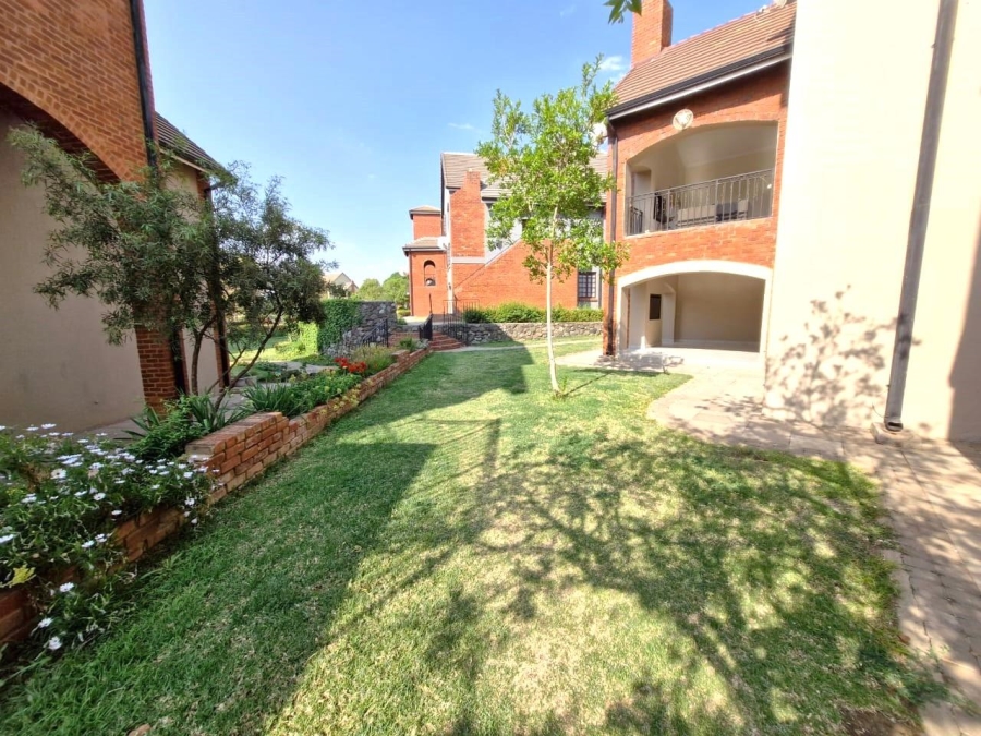 To Let 3 Bedroom Property for Rent in Meerhof North West